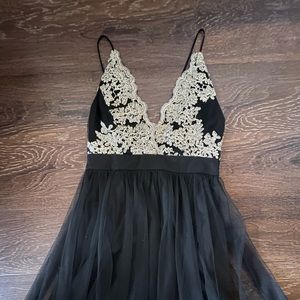 Windsor Black and Gold Tulle Formal Dress